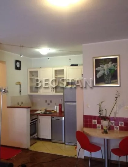 Knicaninova | 4zida.rs