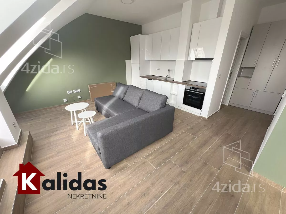 Šestosoban stan | 4zida