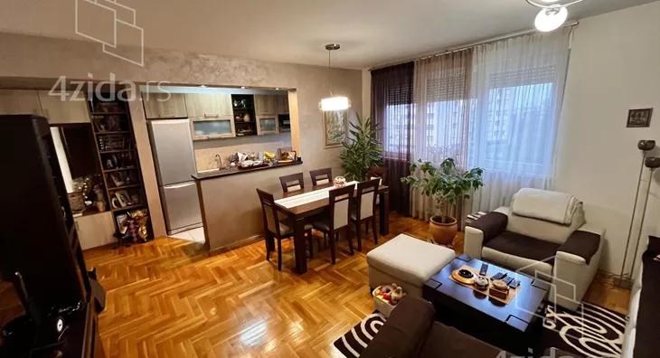 Troiposoban stan | 4zida