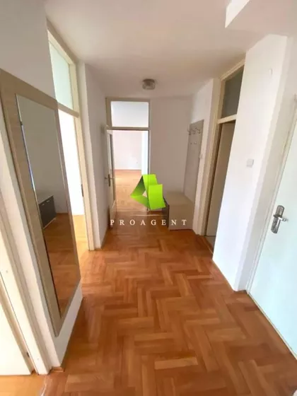 Dom Zdravlja | 4zida.rs