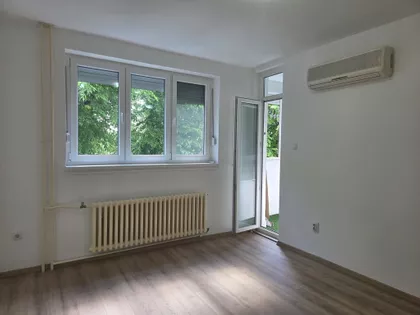 Trg Jakaba i Komora | 4zida.rs