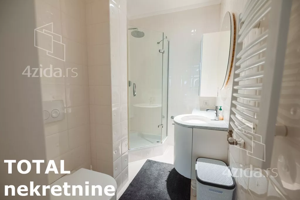 Šestosoban stan | 4zida