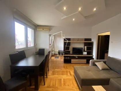 Ivana Mičurina | 4zida.rs