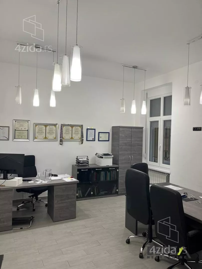 Poslovni prostor | 4zida