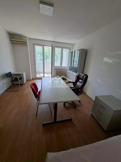 Karađorđev Trg | 4zida.rs