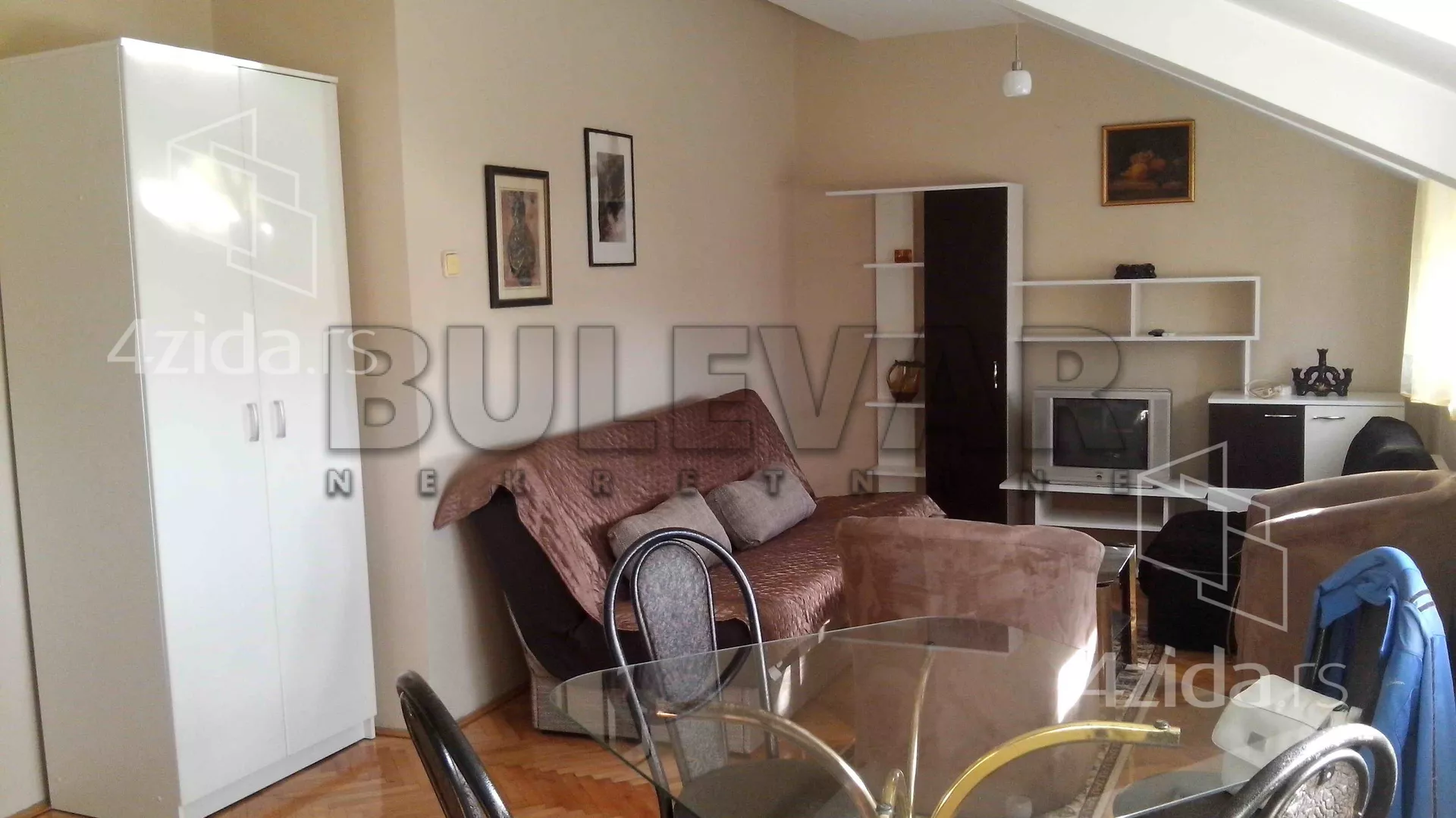 Dvoiposoban stan | 4zida