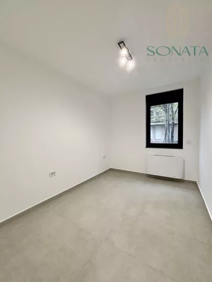 Crveni Krst Vračar | 4zida.rs