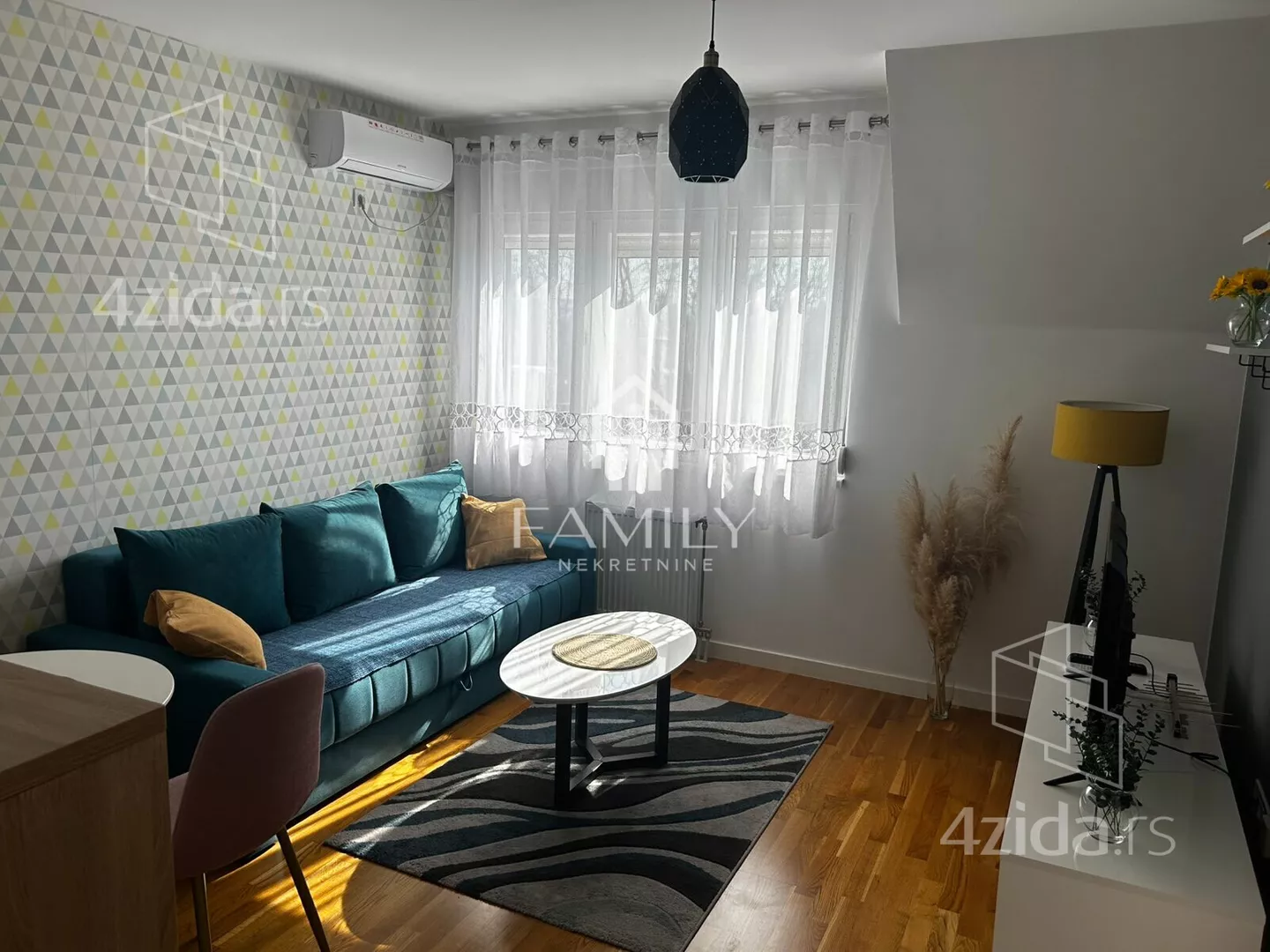 Jednoiposoban stan | 4zida