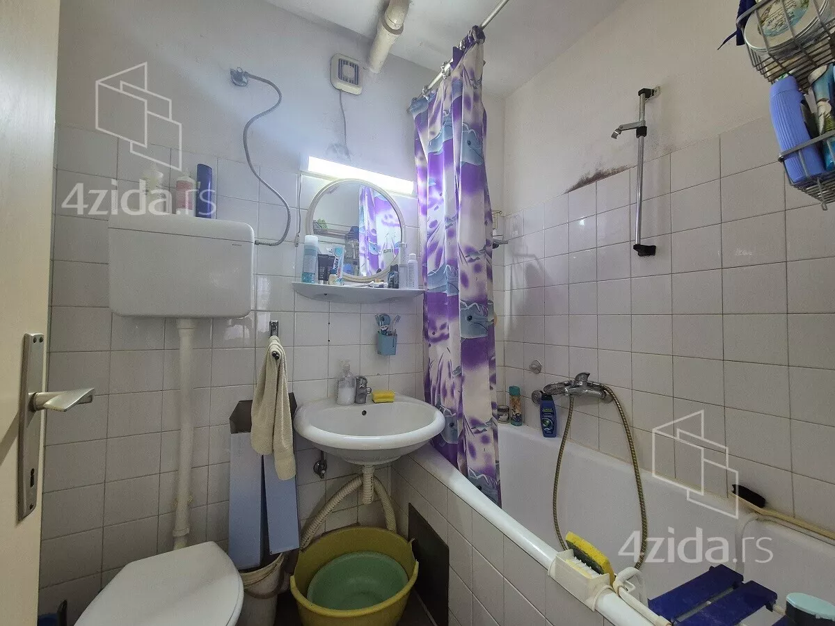 Četvoroiposoban stan | 4zida