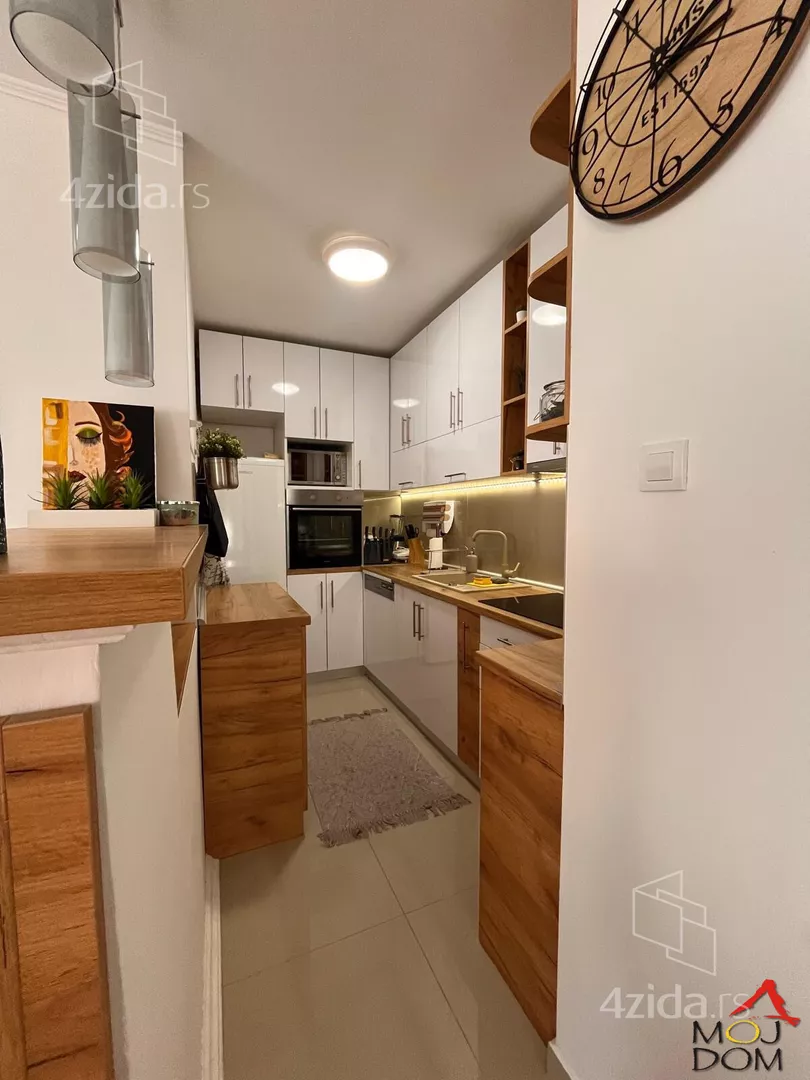 Petosoban stan | 4zida