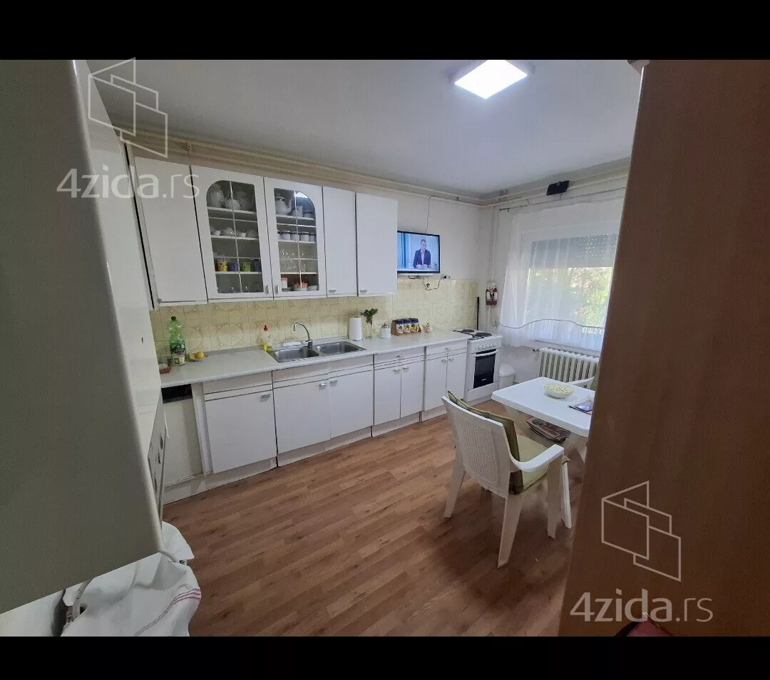 3-etažna kuća | 4zida