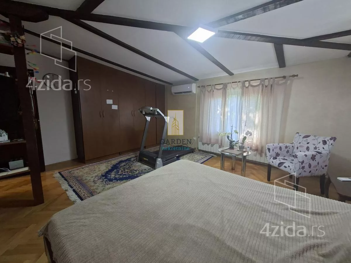 Šestosoban stan | 4zida