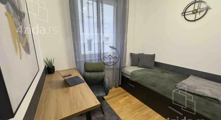 Troiposoban stan | 4zida