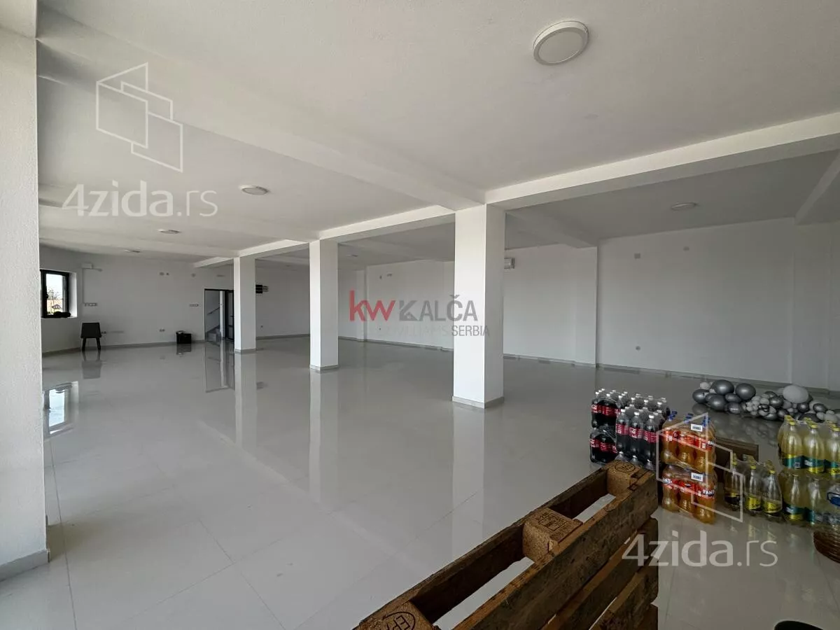 Lokal | 4zida
