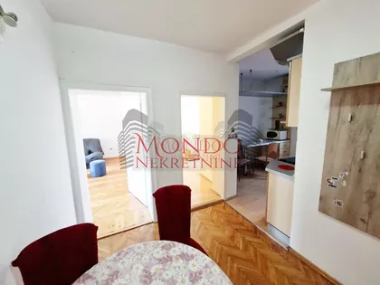 Ekonomski/Pravni Fakultet | 4zida.rs