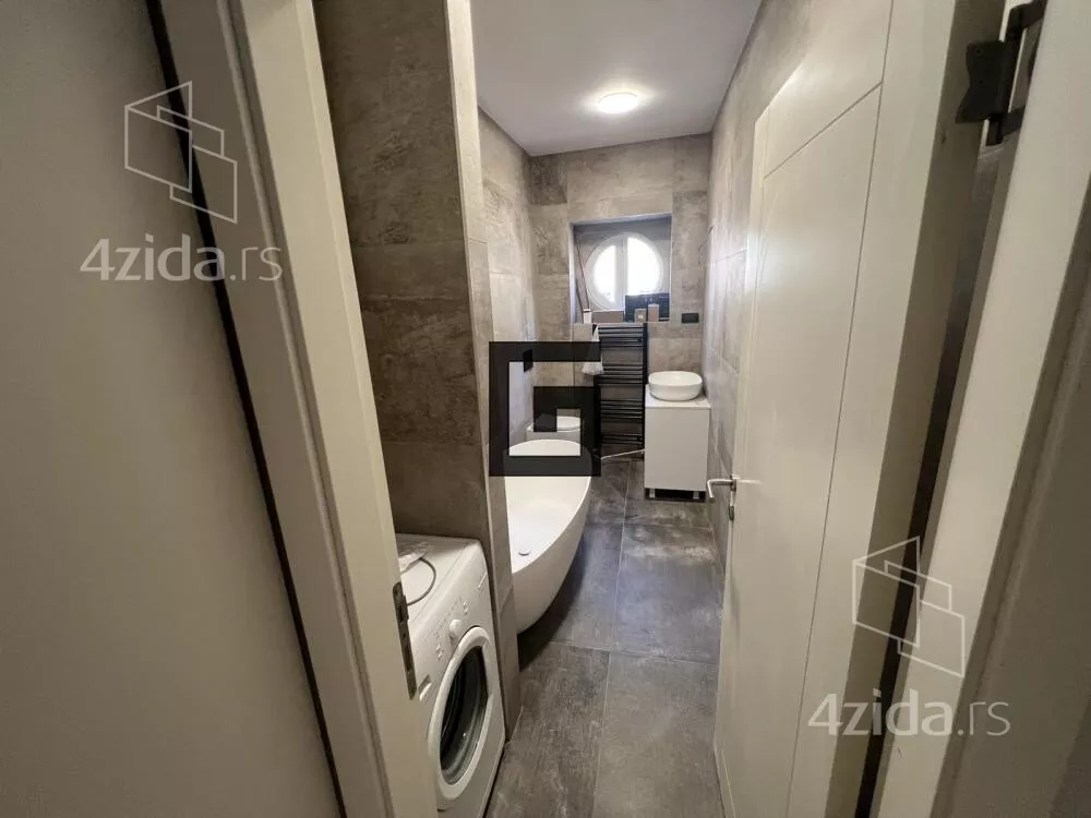 Četvoroiposoban stan | 4zida