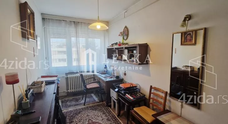 Četvoroiposoban stan | 4zida