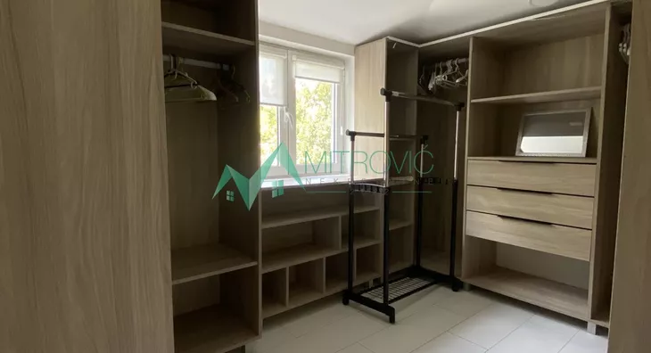 Četvoroiposoban stan | 4zida