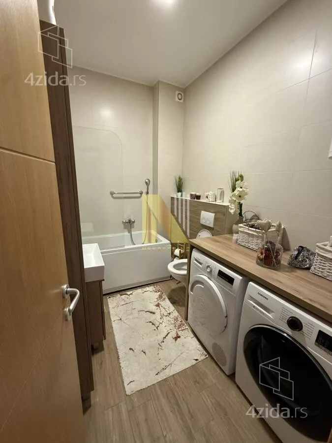 Petosoban stan | 4zida