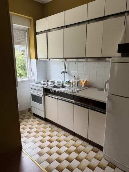 Bulevar Cara Lazara | 4zida.rs