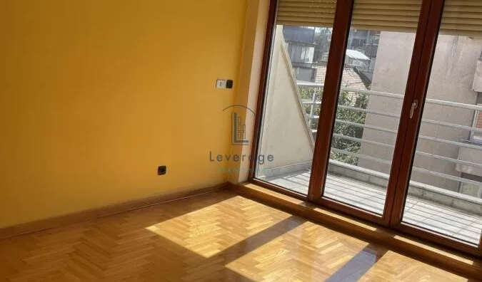 Šestosoban stan | 4zida