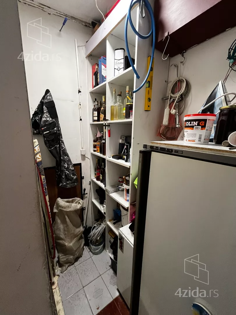 Šestosoban stan | 4zida