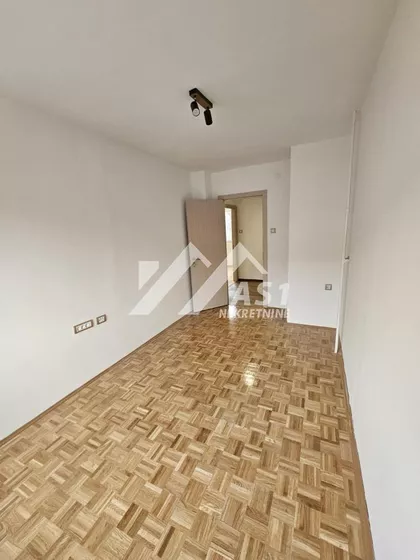 Pariske komune | 4zida.rs