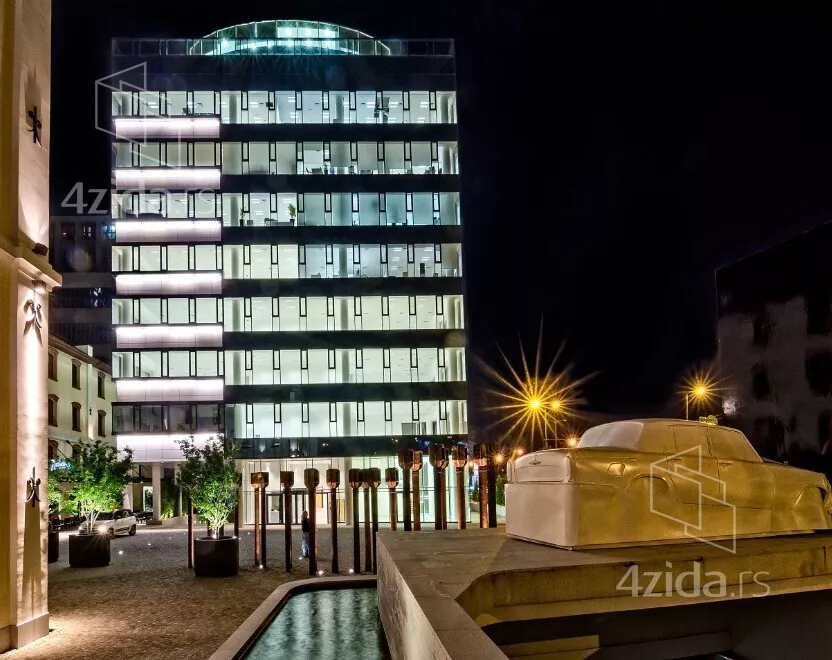 Poslovna zgrada | 4zida