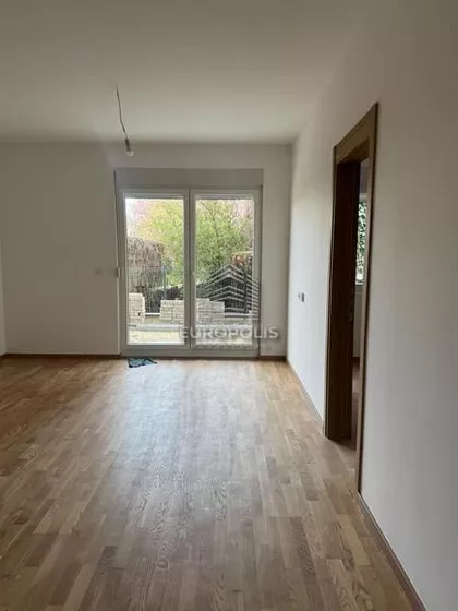 Novi Banovci | 4zida.rs