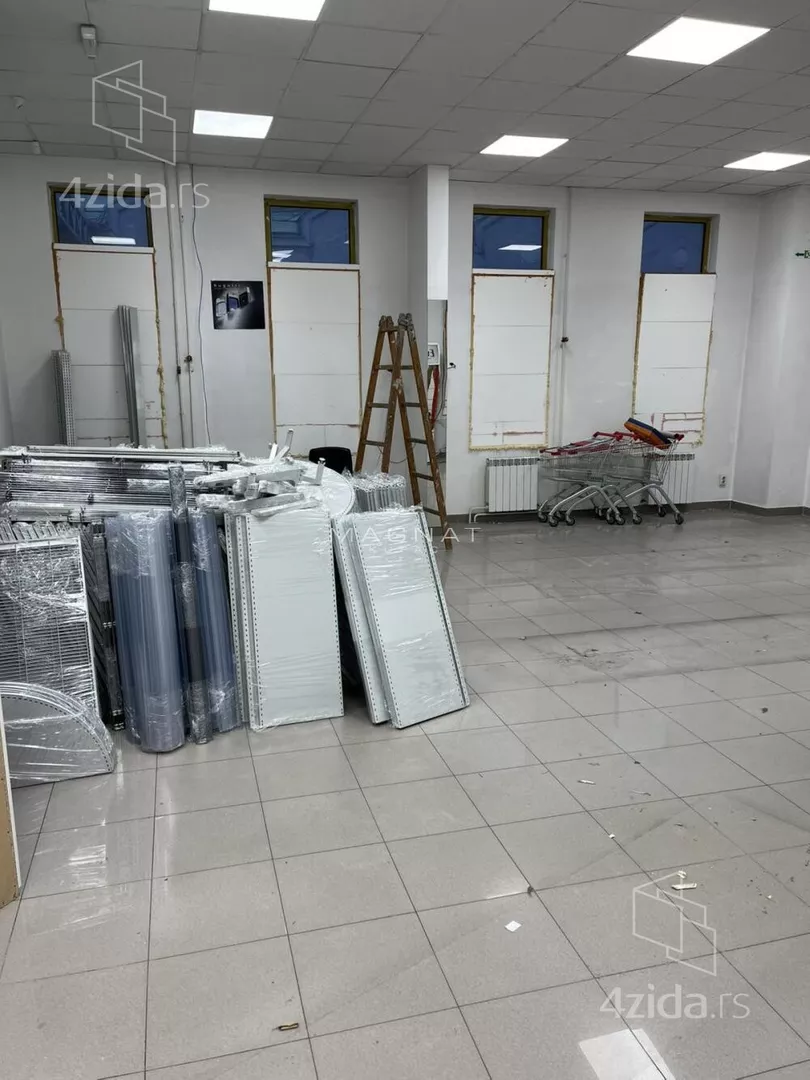 Poslovni prostor | 4zida