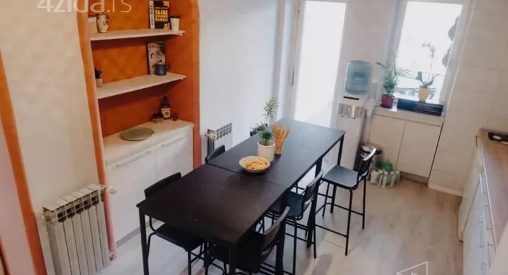 Šestosoban stan | 4zida