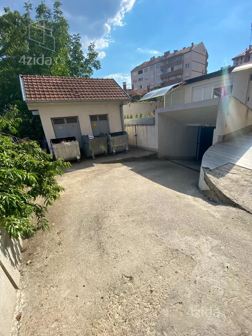 Parking | 4zida