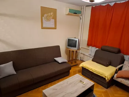 Segedinski Put 17 | 4zida.rs