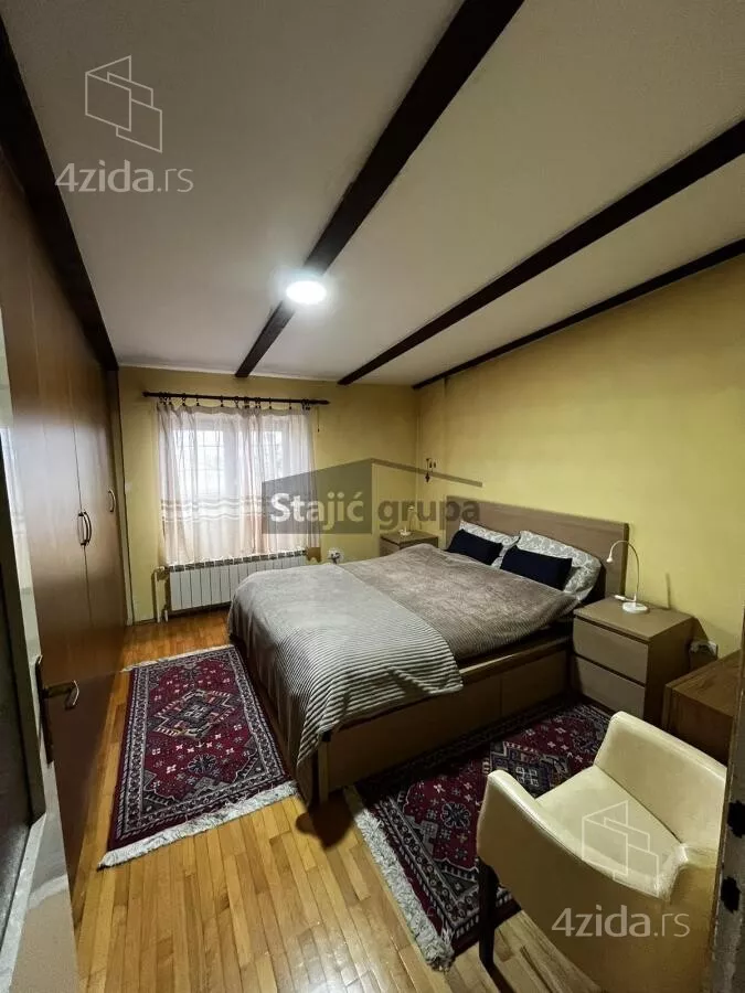 Šestosoban stan | 4zida