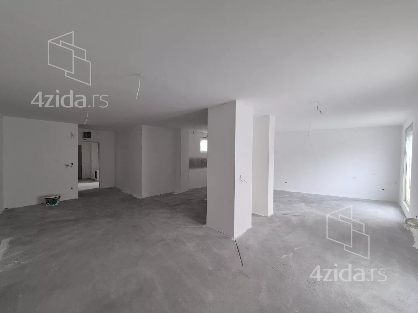 Četvoroiposoban stan | 4zida