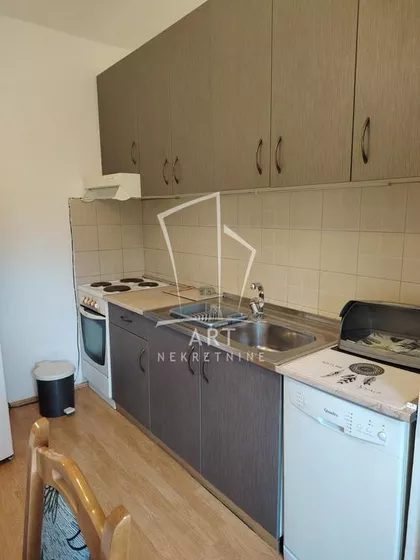 Dr Nika Miljanića | 4zida.rs