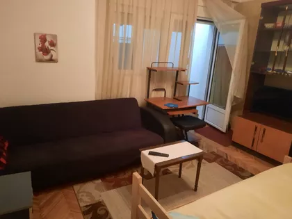 Momčila Živojinović 38 | 4zida.rs
