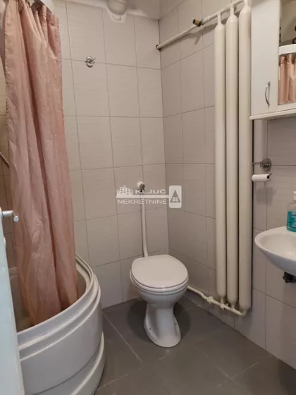 Pariske komune | 4zida.rs