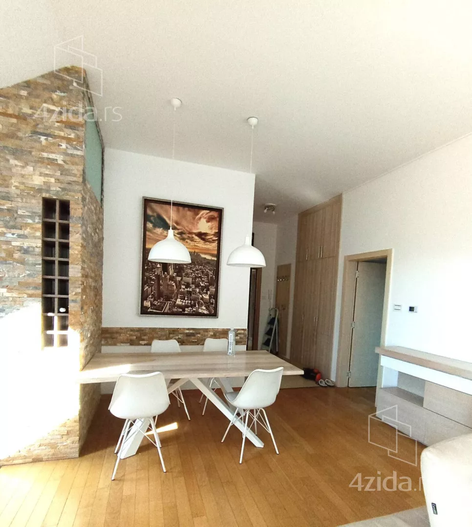 Četvoroiposoban stan | 4zida