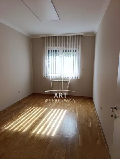 Južni Bulevar | 4zida.rs