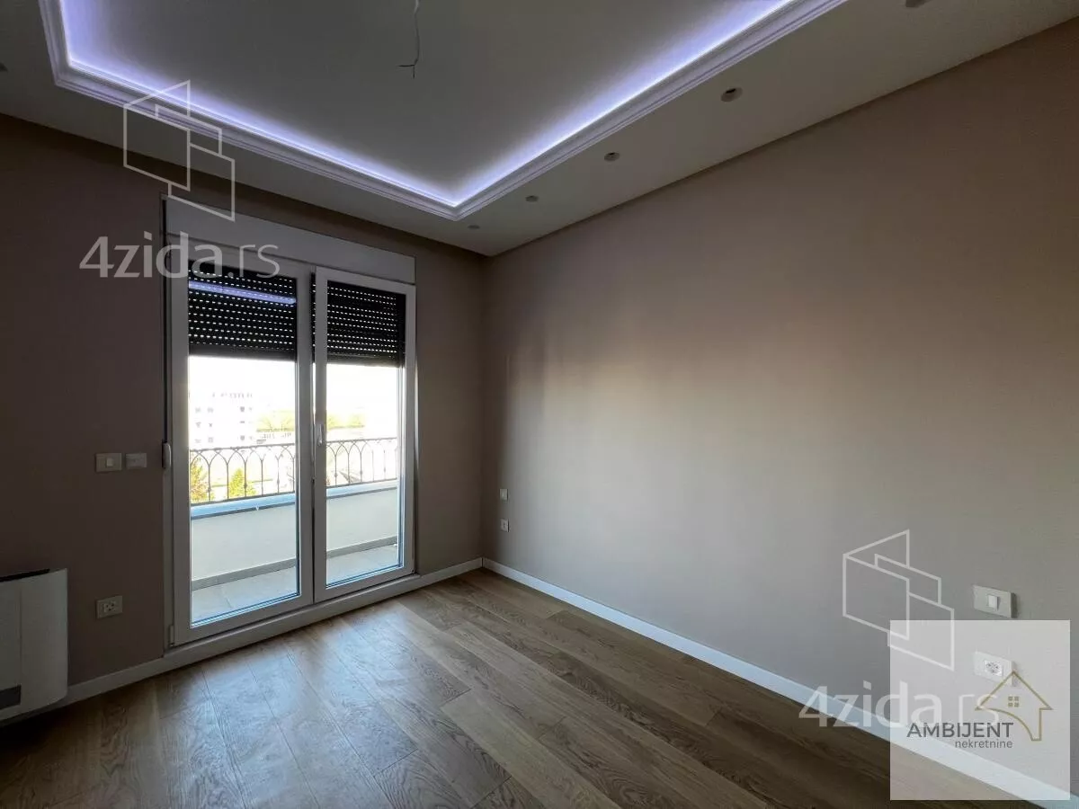 Petosoban stan | 4zida