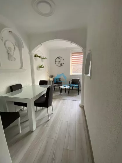 Ustanička | 4zida.rs