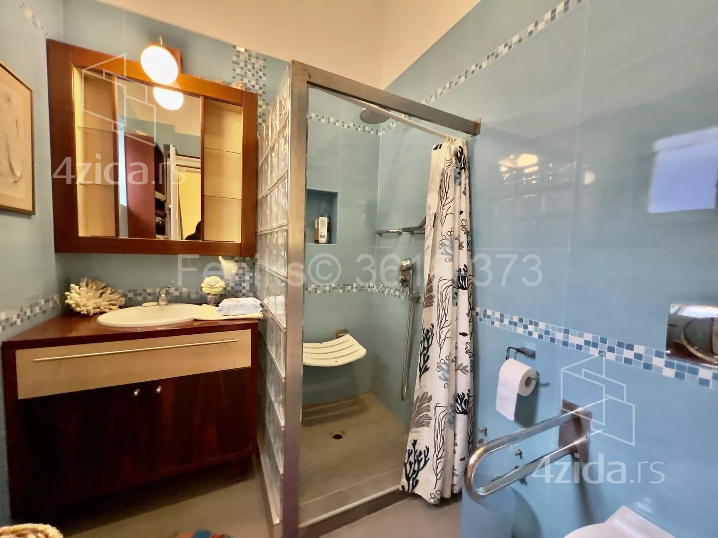 Četvoroiposoban stan | 4zida