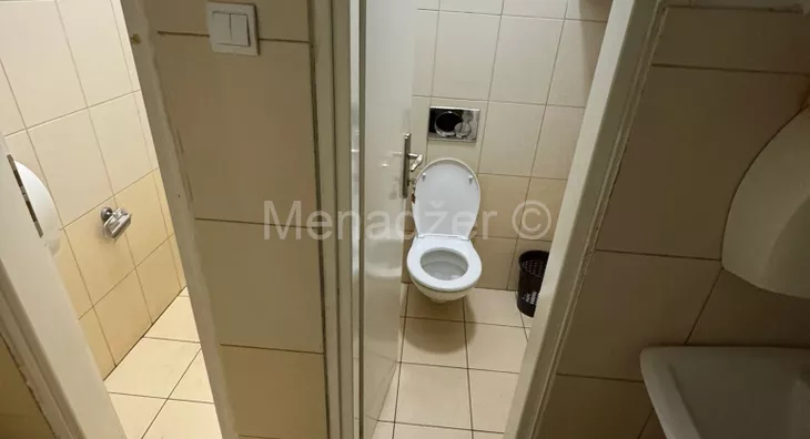 Poslovna zgrada | 4zida