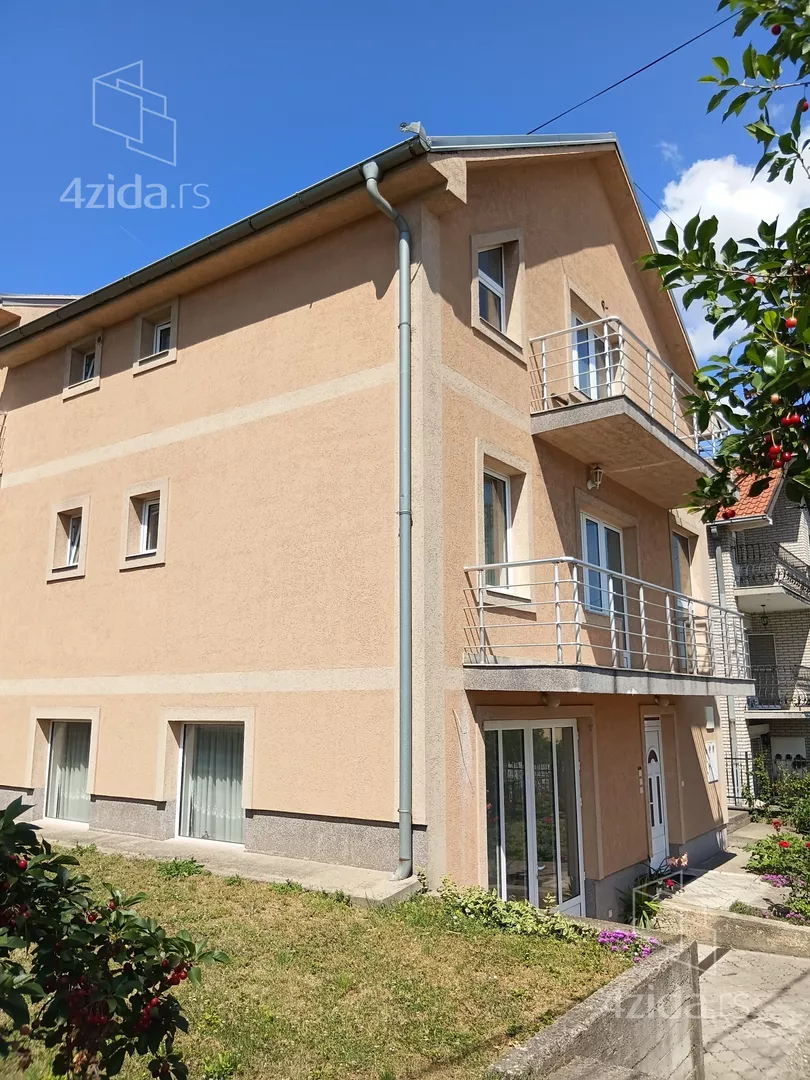 3-etažna kuća | 4zida
