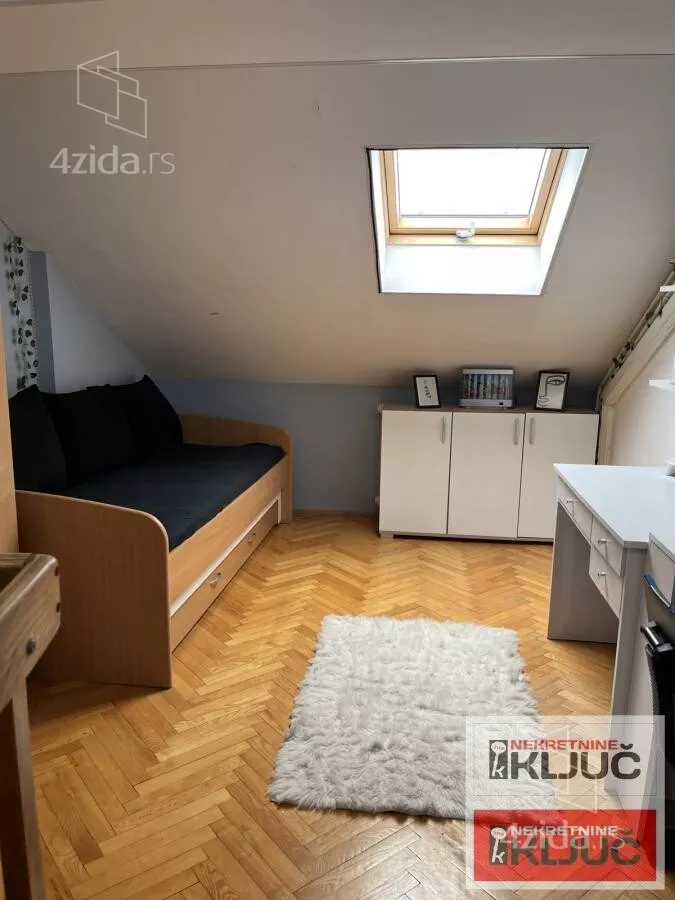 Četvoroiposoban stan | 4zida