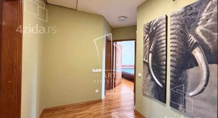 Petosoban stan | 4zida