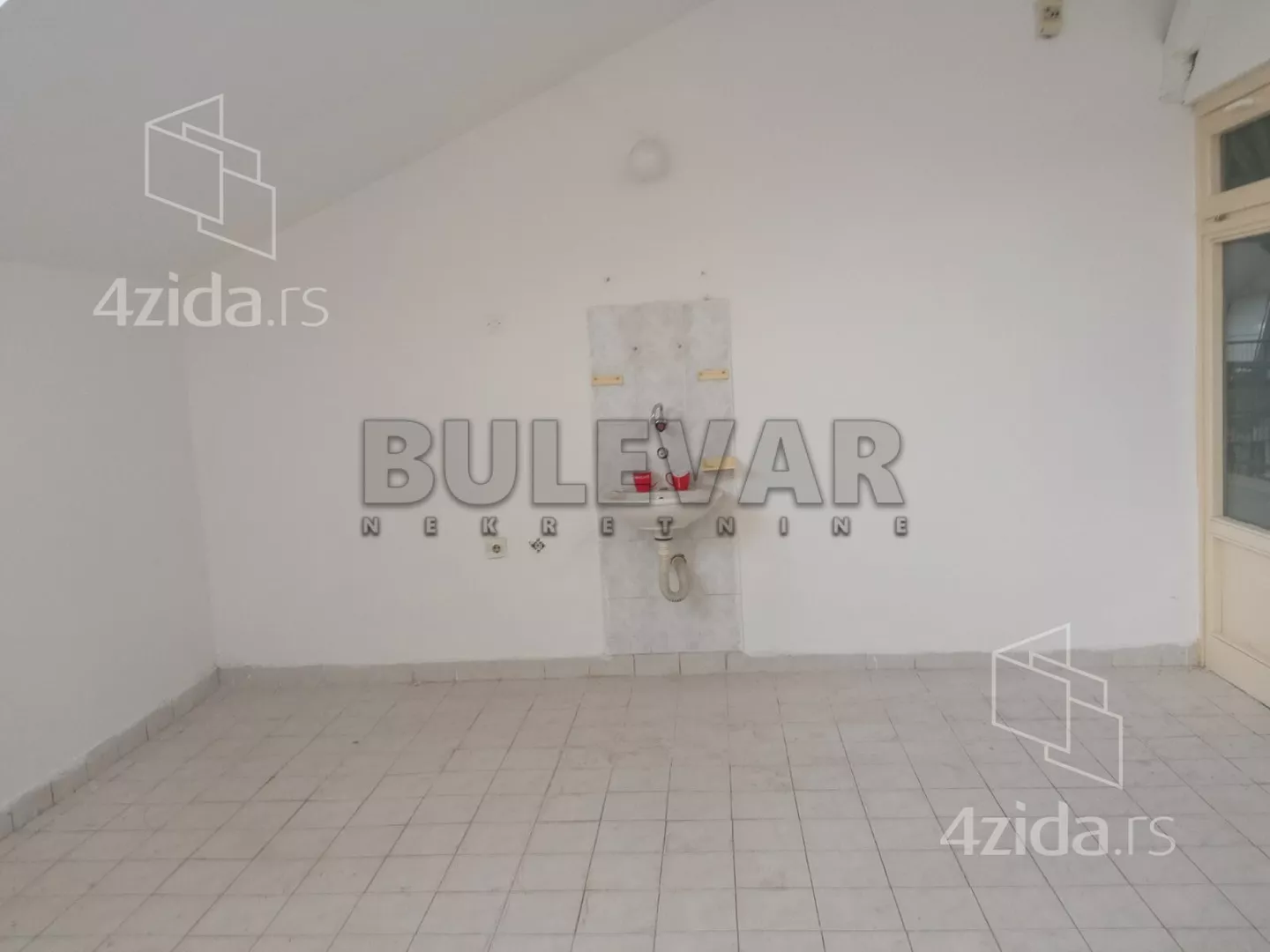 Lokal | 4zida