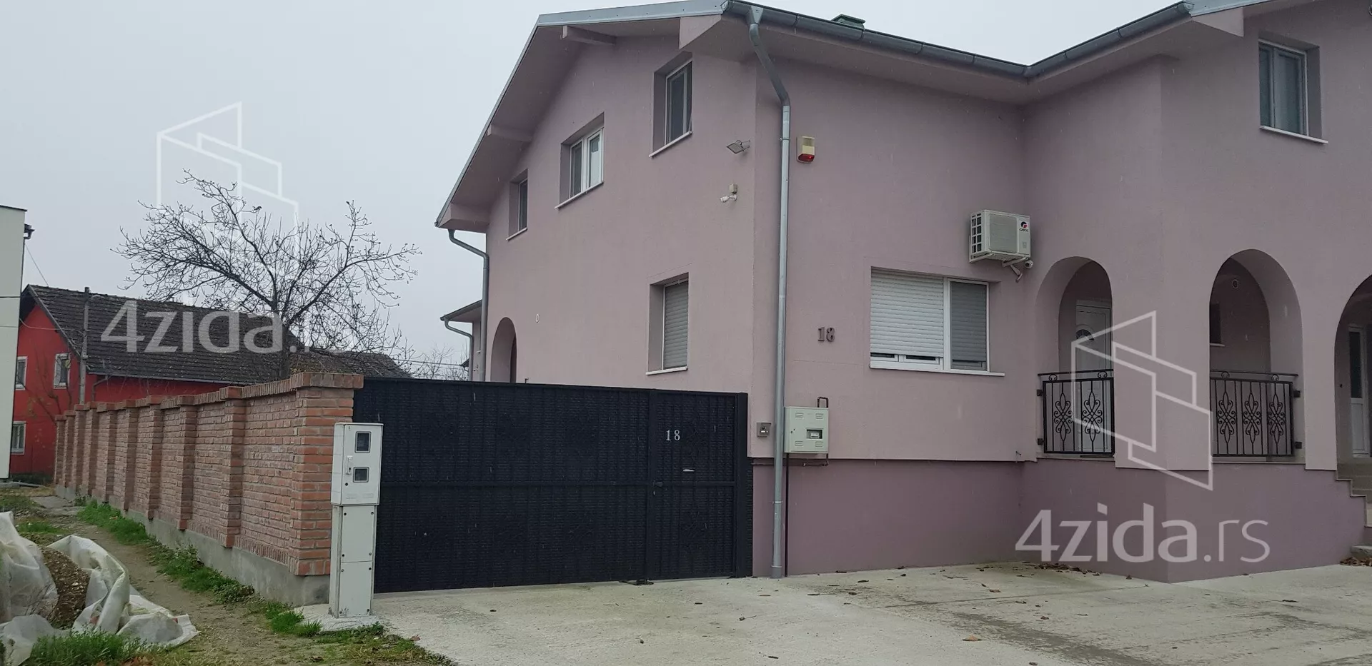Poslovna zgrada | 4zida