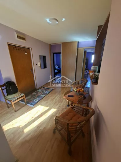 Crnogorska | 4zida.rs